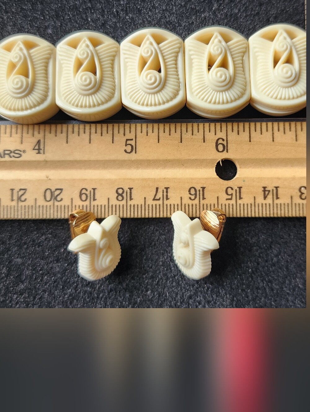 Vintage Avon 80's Tulip Carved Celluloid Bracelet Clip-on Earring Set Ready2Wear